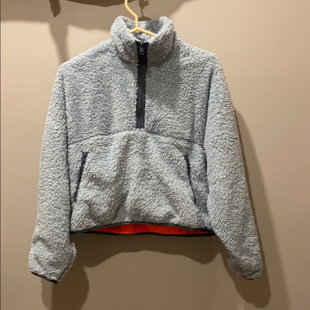 TNA crop teddy sweater size S